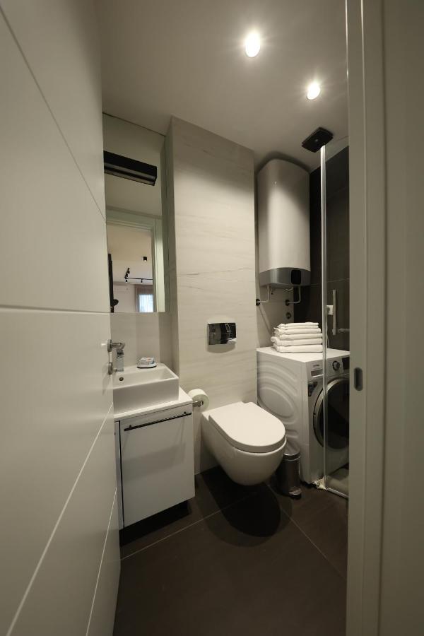 Modern Apartment In The Heart Of Belgrád Kültér fotó