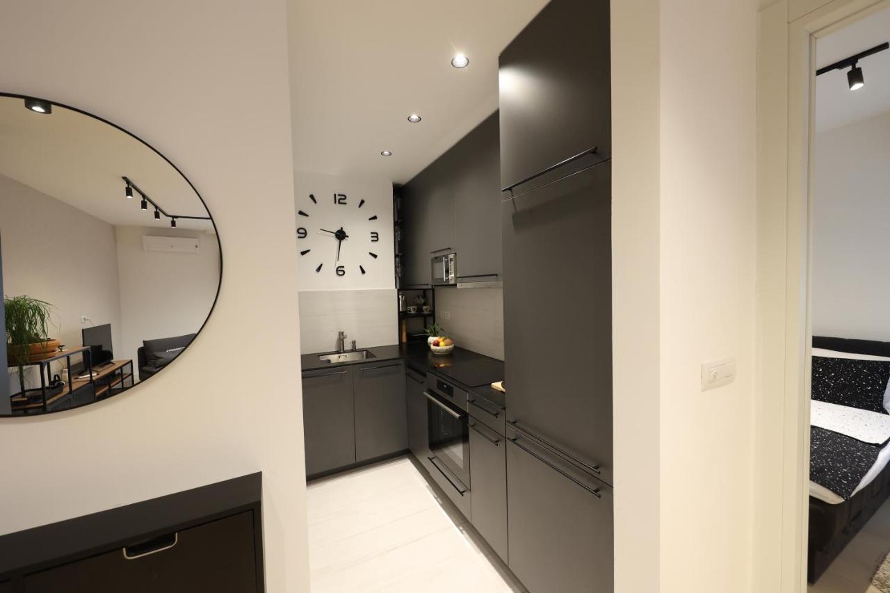 Modern Apartment In The Heart Of Belgrád Kültér fotó